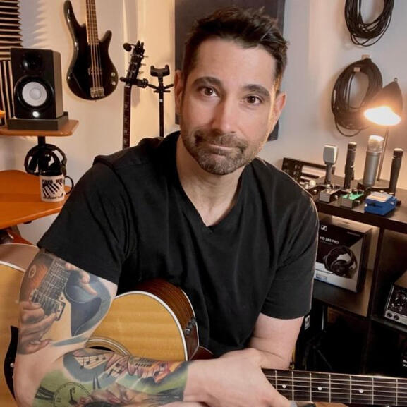 Robert Comeau, Vocals & Guitar
